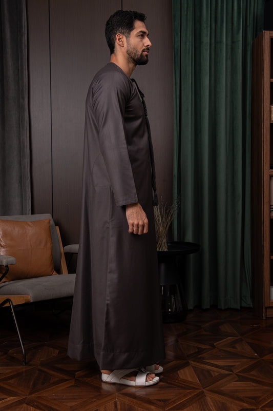 Winter Emirati Thobe- Ashford Brown