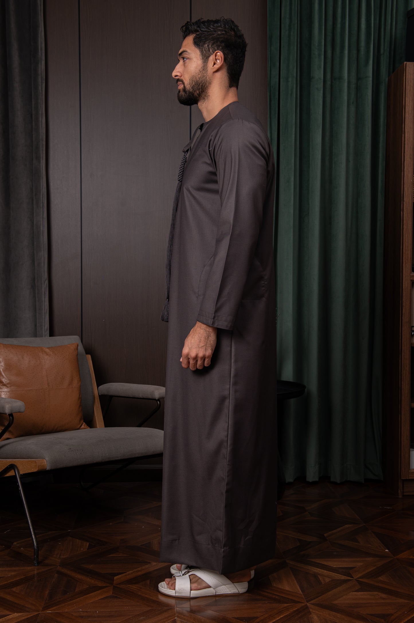 Winter Emirati Thobe- Ashford Brown